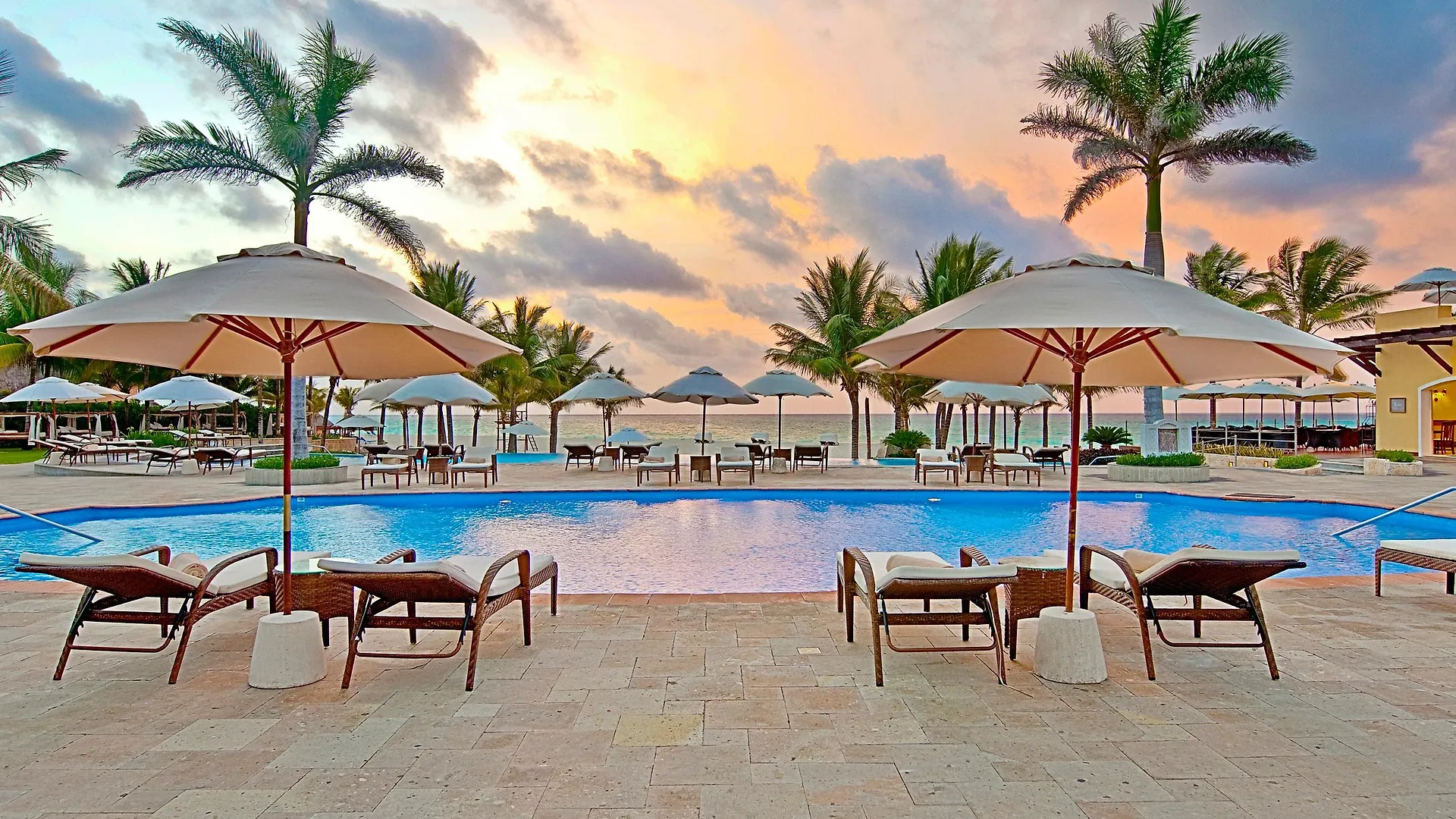 *****  Royal Hideaway Playacar All-Inclusive Adults Only Resort Playa del Carmen Mexico